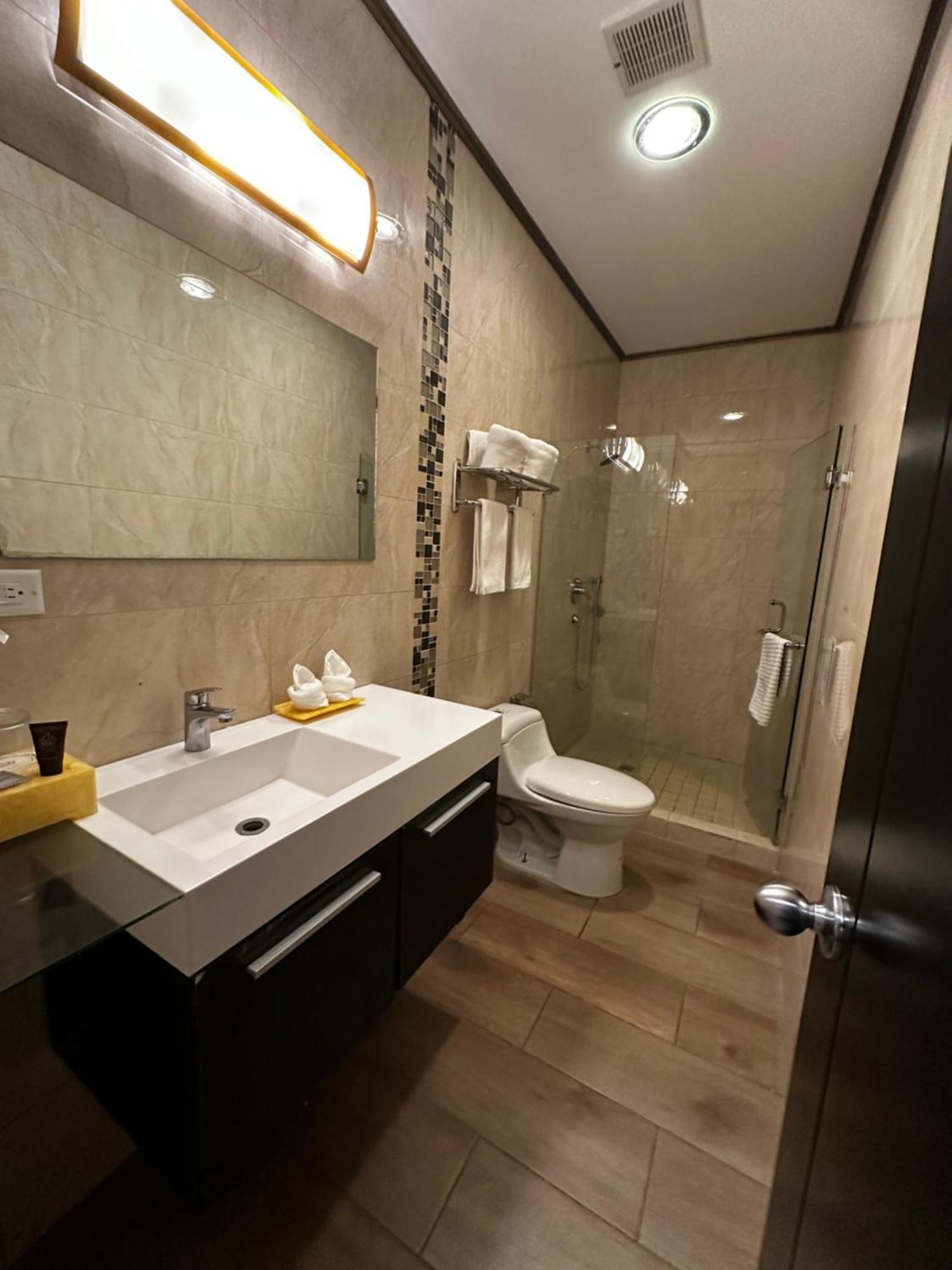 Hotel Crowner David Luaran gambar