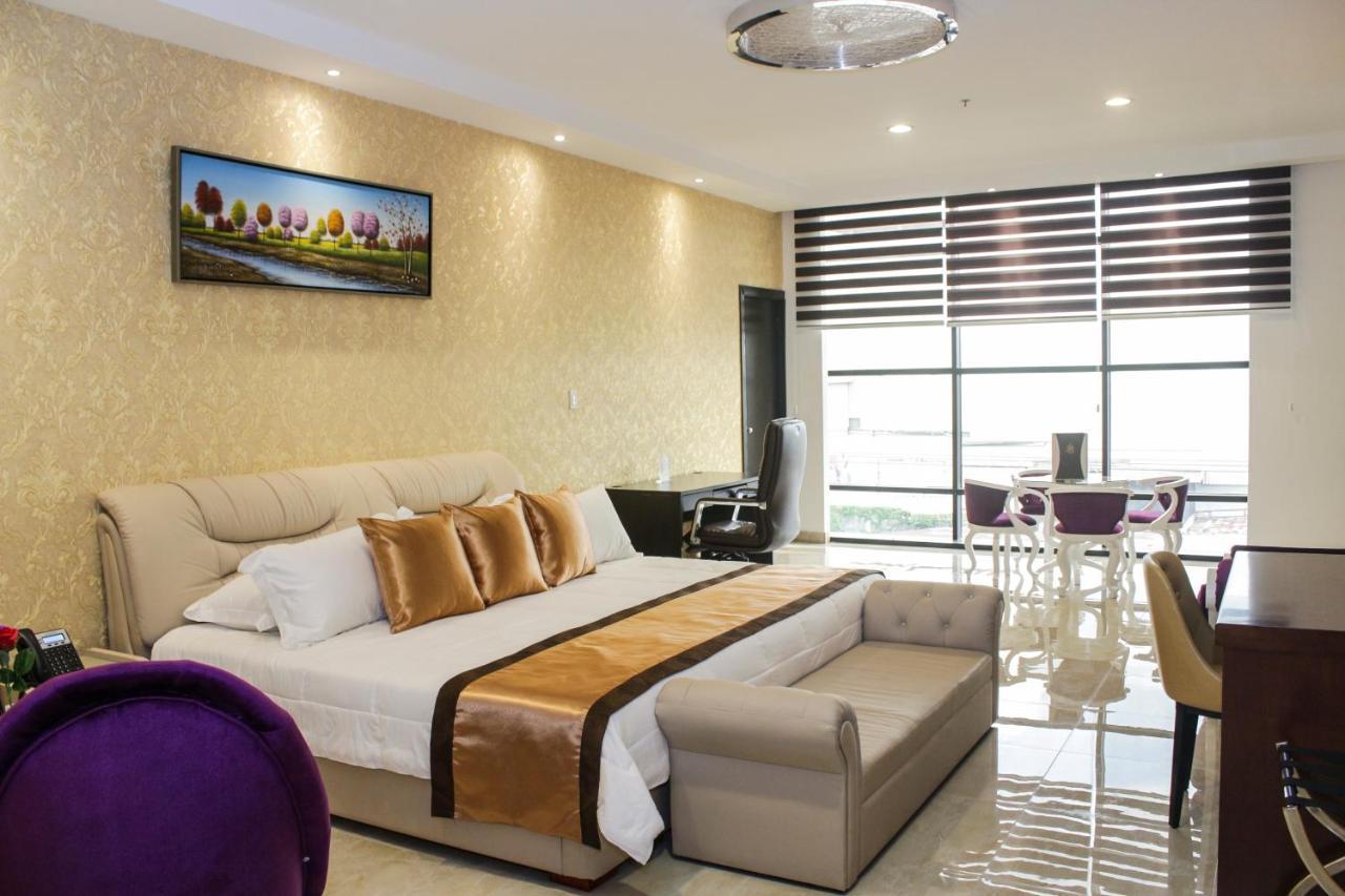 Hotel Crowner David Luaran gambar