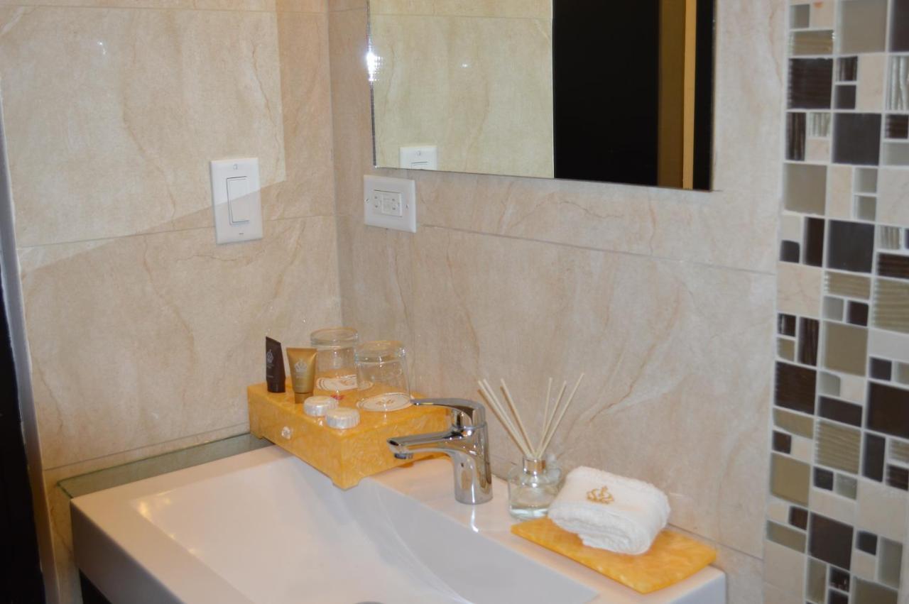 Hotel Crowner David Luaran gambar